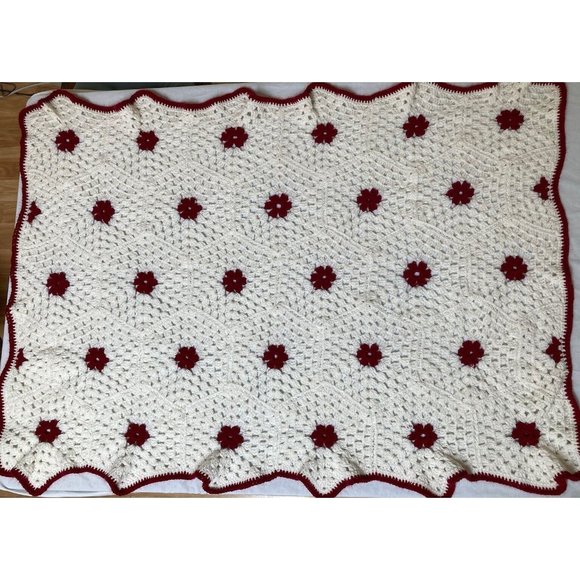 Vintage 52 x 38 Inch White and Red Floral Handmade Afghan Blanket - Picture 1 of 12
